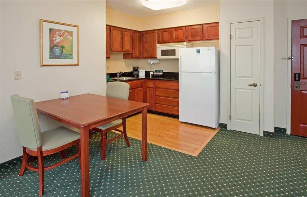 Homewood Suites By Hilton Houston-Willowbrook Mall Номер фото